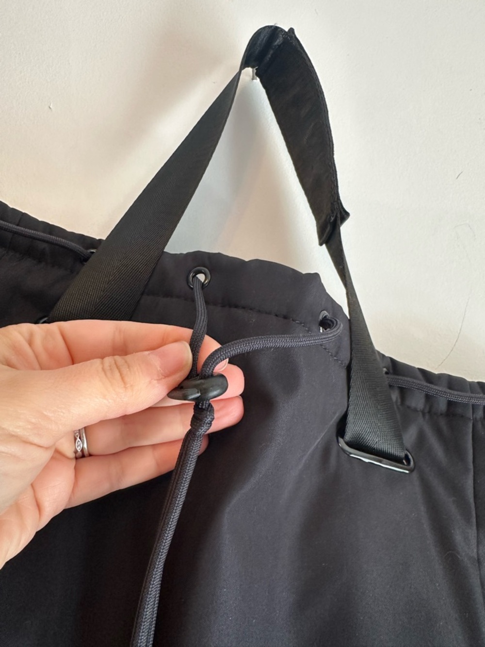 Beyond Yoga Black Drawstring convertible gym bag - Picture 6 of 10